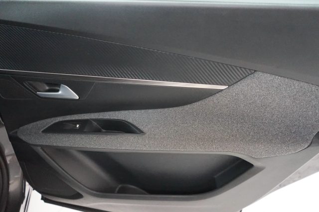 PEUGEOT 5008 usata, con Head-up display