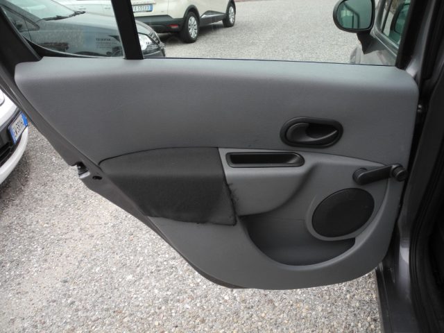 RENAULT Modus usata 40