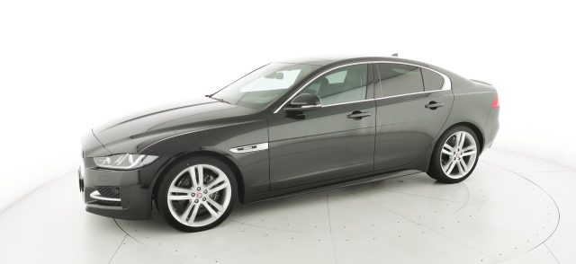 JAGUAR XE usata, con Sedile posteriore sdoppiato