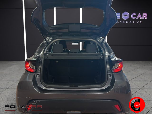 TOYOTA Yaris usata, con Bracciolo