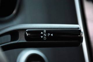 MERCEDES-BENZ EQE usata, con Leve al volante