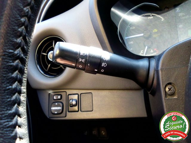 TOYOTA Yaris usata, con Luci diurne LED