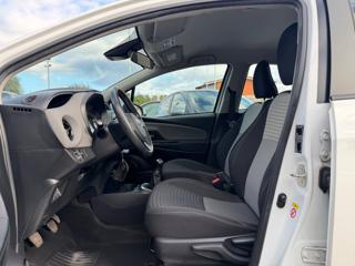 TOYOTA Yaris usata 23