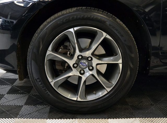 VOLVO XC60 usata, con Volante in pelle