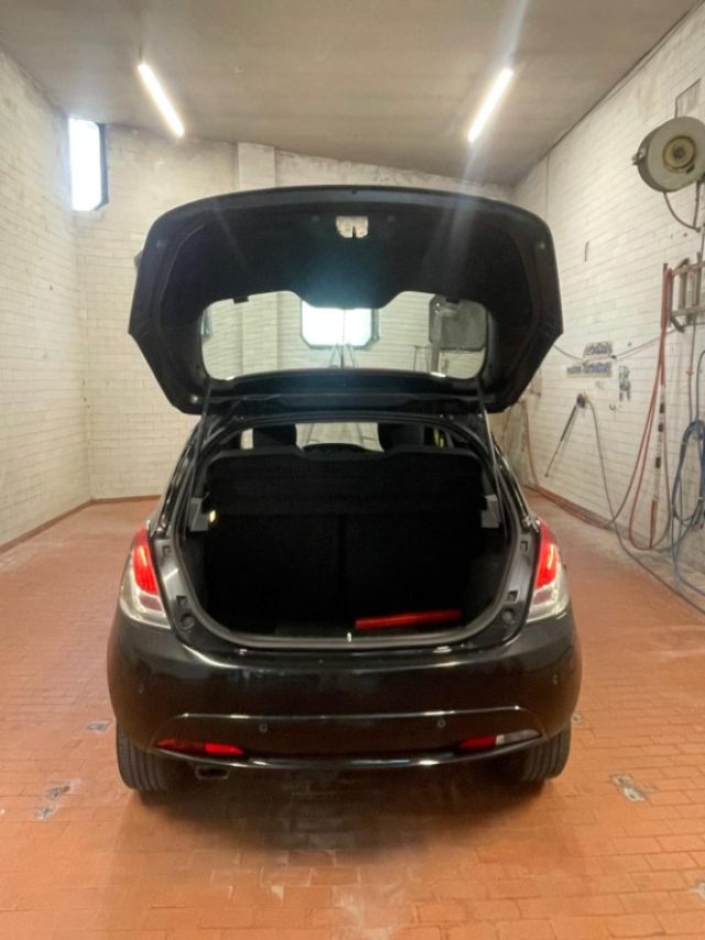 LANCIA Ypsilon usata, con USB
