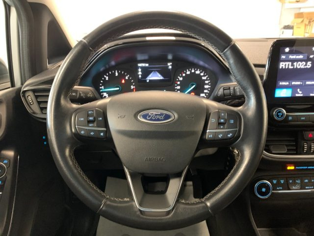 FORD Fiesta usata, con Fari Xenon