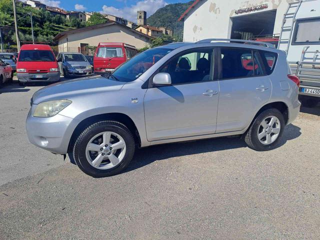 TOYOTA RAV 4 MY23 usata, con Alzacristalli elettrici