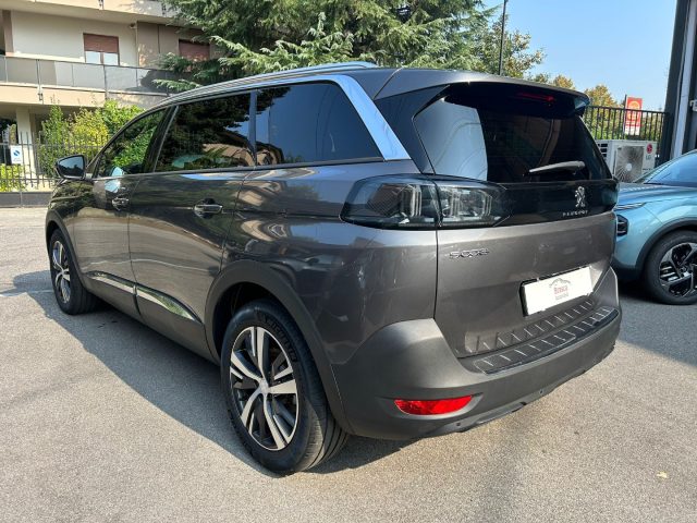 PEUGEOT 5008 usata, con Autoradio