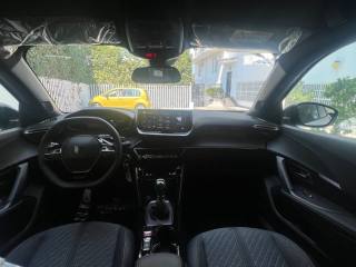 PEUGEOT 2008 usata, con Touch screen
