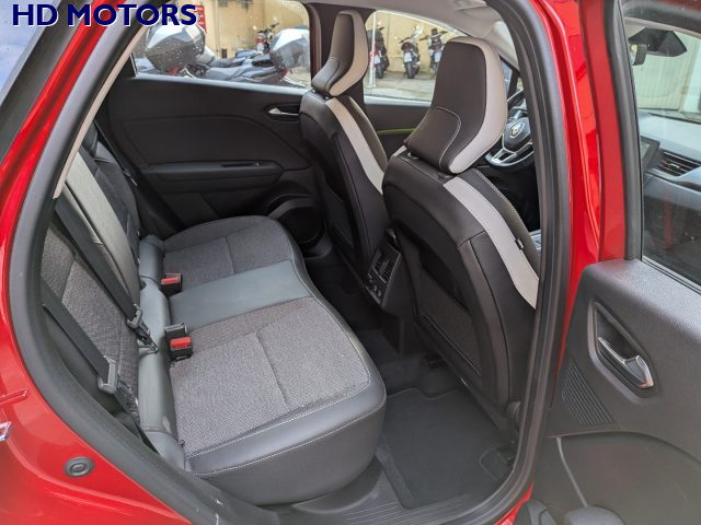 RENAULT Captur usata, con USB