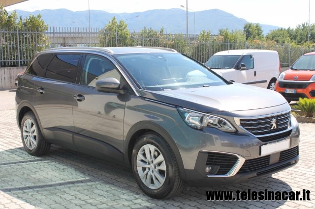 PEUGEOT 5008 usata, con Airbag