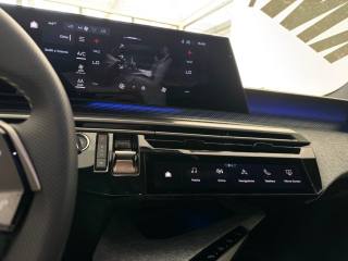 PEUGEOT 3008 usata, con Autoradio digitale