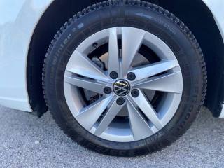 VOLKSWAGEN Golf usata, con Autoradio digitale
