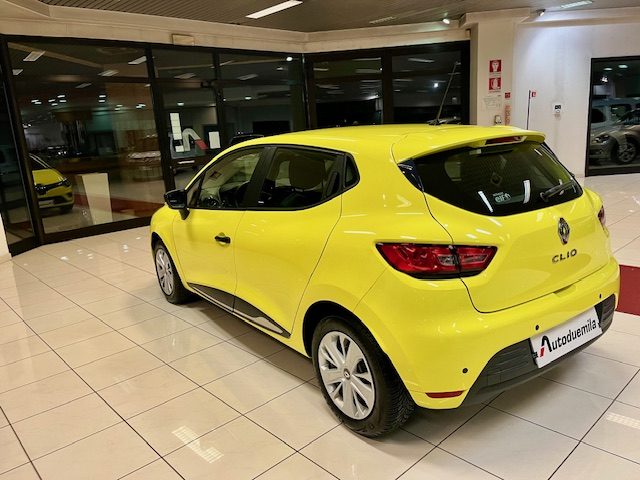 RENAULT Clio usata, con Autoradio