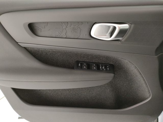 VOLVO C40 usata, con Autoradio digitale