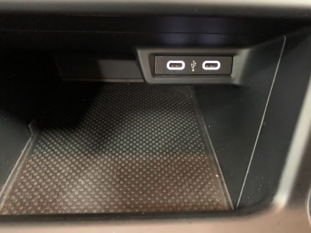 VOLKSWAGEN Polo usata, con USB