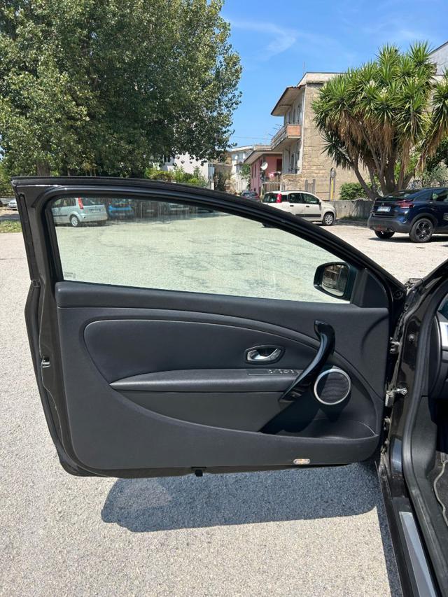 RENAULT Megane usata, con Specchietti laterali elettrici