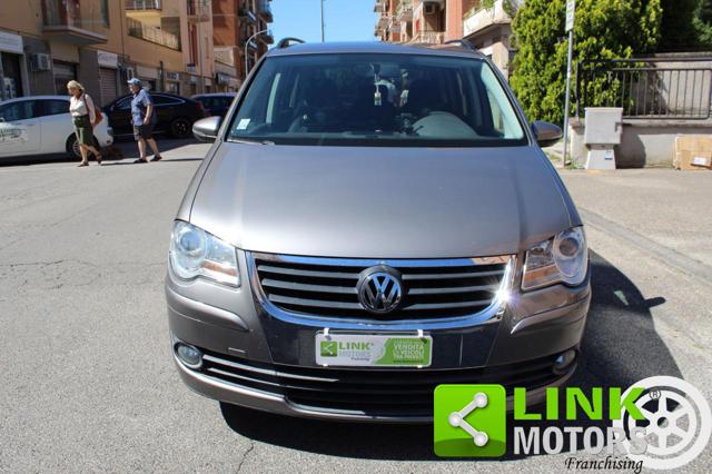 VOLKSWAGEN Touran usata, con Airbag