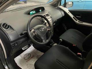 TOYOTA Yaris usata 14