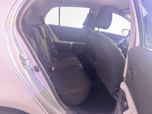 TOYOTA Yaris usata 5