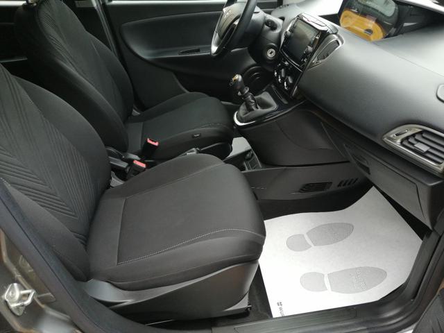 LANCIA Ypsilon usata, con Autoradio