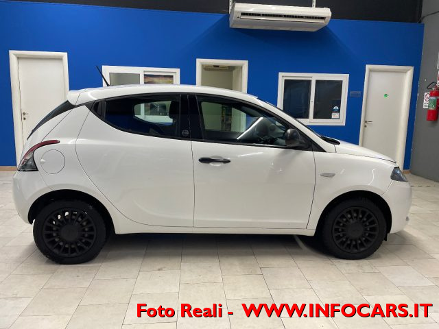 LANCIA Ypsilon usata, con ESP