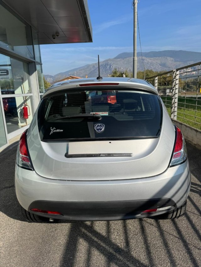 LANCIA Ypsilon usata, con Autoradio