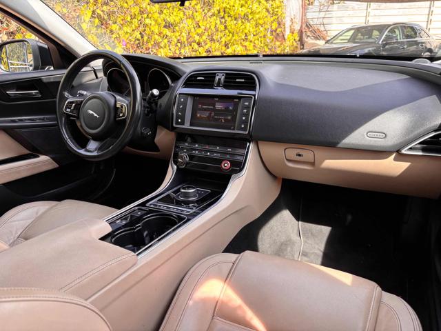 JAGUAR XE usata, con Chiusura centralizzata