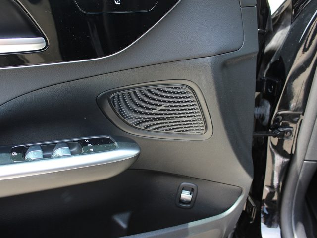 MERCEDES-BENZ C 200 usata, con Sensori di parcheggio posteriori