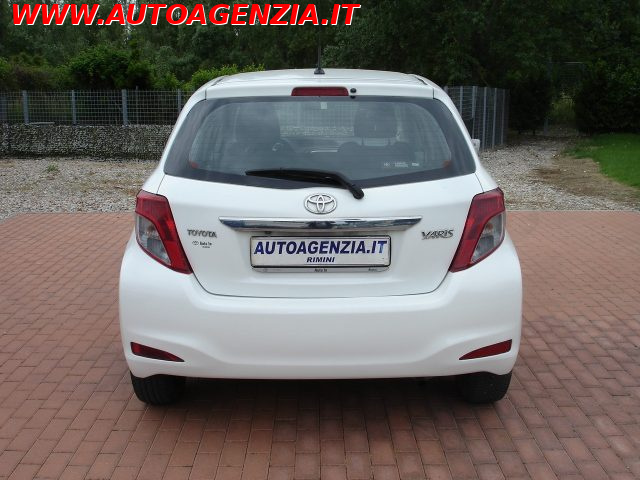 TOYOTA Yaris usata 6