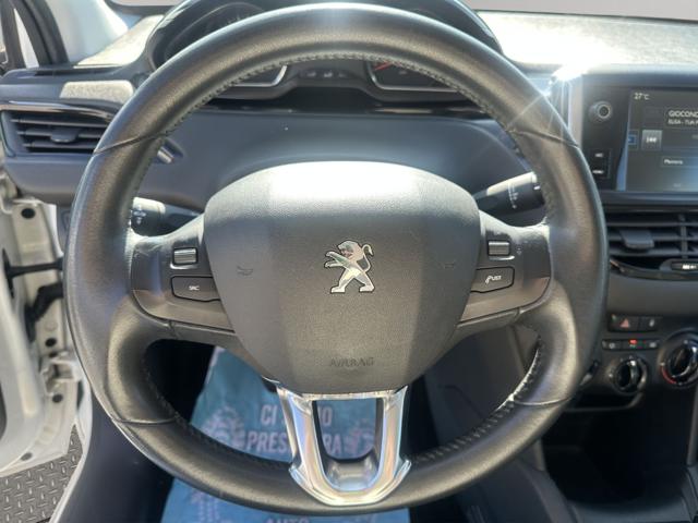 PEUGEOT 208 usata, con Autoradio