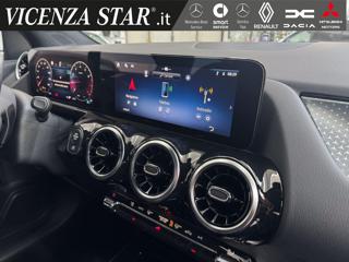 MERCEDES-BENZ GLA 200 usata, con Controllo automatico clima