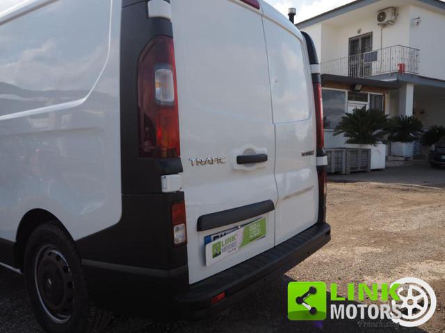RENAULT Trafic usata 18