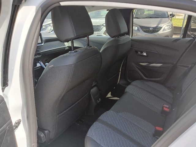 PEUGEOT 208 usata, con USB