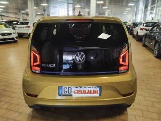 VOLKSWAGEN up! usata, con Autoradio