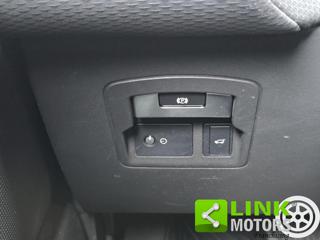 LAND ROVER Range Rover Velar usata, con Luci diurne LED