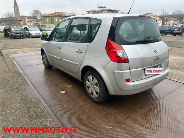 RENAULT Scenic usata, con Airbag