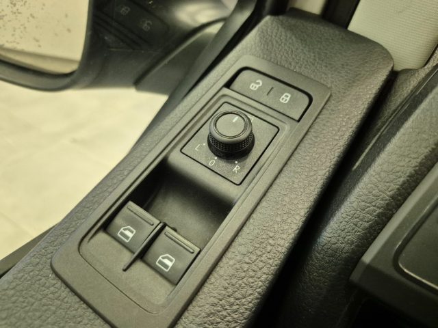 VOLKSWAGEN Caravelle usata, con Climatizzatore automatico, 2 zone