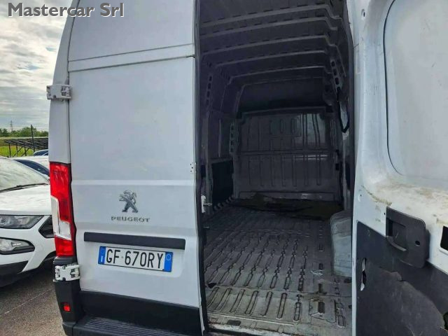 PEUGEOT Boxer usata, con Park Distance Control