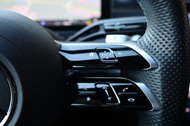 MERCEDES-BENZ C 300 usata, con Luce d