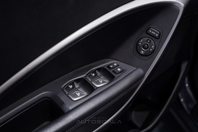 HYUNDAI Santa Fe usata, con Controllo trazione