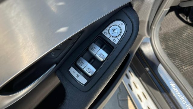 MERCEDES-BENZ GLC 220 usata, con Climatizzatore