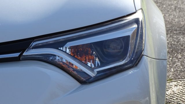 TOYOTA RAV 4 usata, con Autoradio digitale
