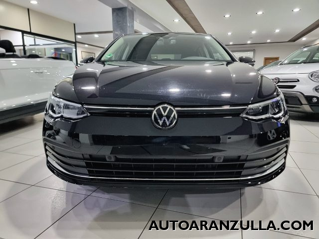 VOLKSWAGEN Golf usata, con Touch screen