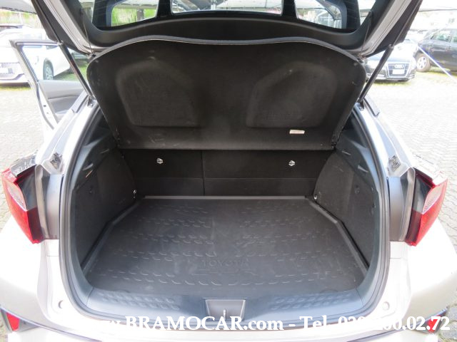 TOYOTA C-HR usata, con Sedile posteriore sdoppiato