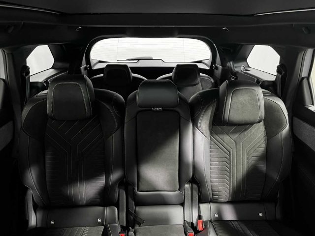 PEUGEOT 5008 usata, con Frenata d
