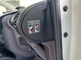 TOYOTA iQ usata, con MP3