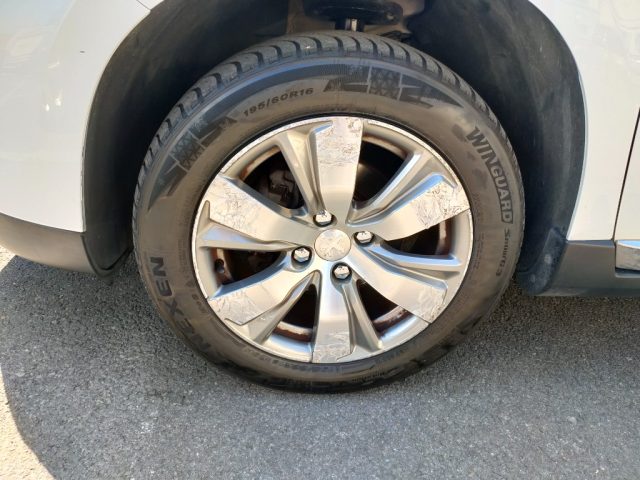 PEUGEOT 2008 usata, con Sensori di parcheggio posteriori