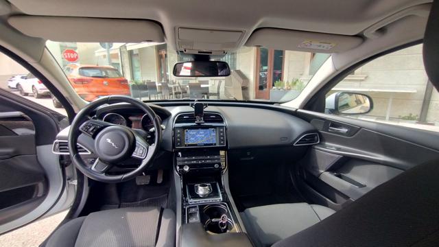 JAGUAR XE usata, con Climatizzatore automatico, 2 zone