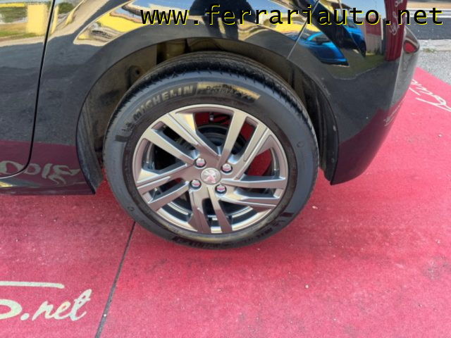PEUGEOT 208 usata, con Autoradio